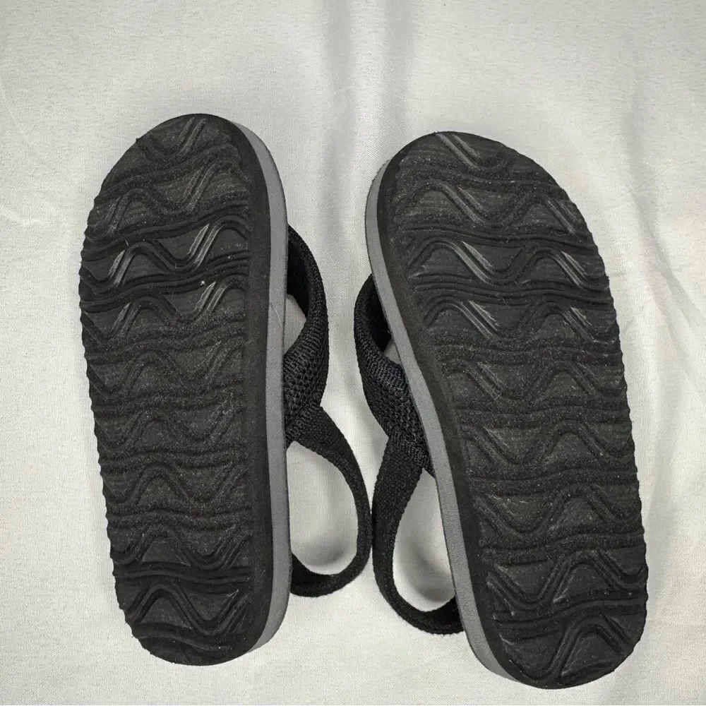 Toddler faux leather sandals size 6/7